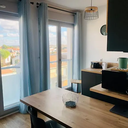 Le Treich Laplene - Parking Wifi La Rochelle (Charente-Maritime)
